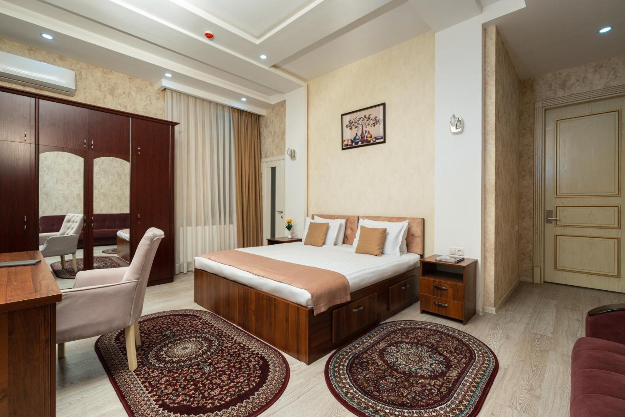 Shoxjahon Hotel - 600 Mbps Internet Tashkent Ngoại thất bức ảnh